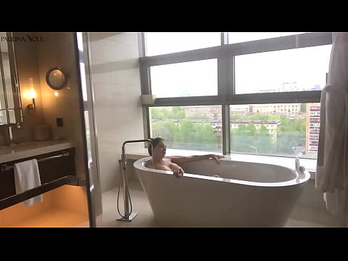 ❤️ Foshnjë e jashtëzakonshme që tund me pasion pidhin e saj në banjë ❤️ Video e ndyrë në sq.mysexgamer.ru ❌️❤