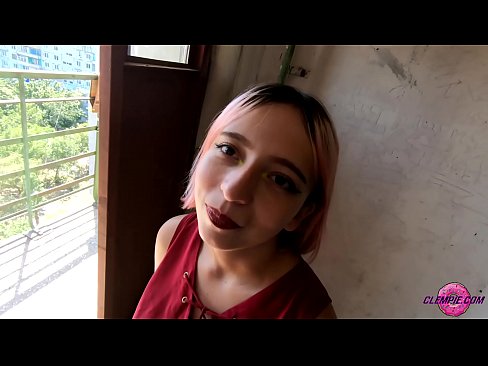 ❤️ Sensual student thith një të huaj në pjesën e jashtme - sperma në fytyrën e tij ❤️ Video e ndyrë në sq.mysexgamer.ru ❌️❤